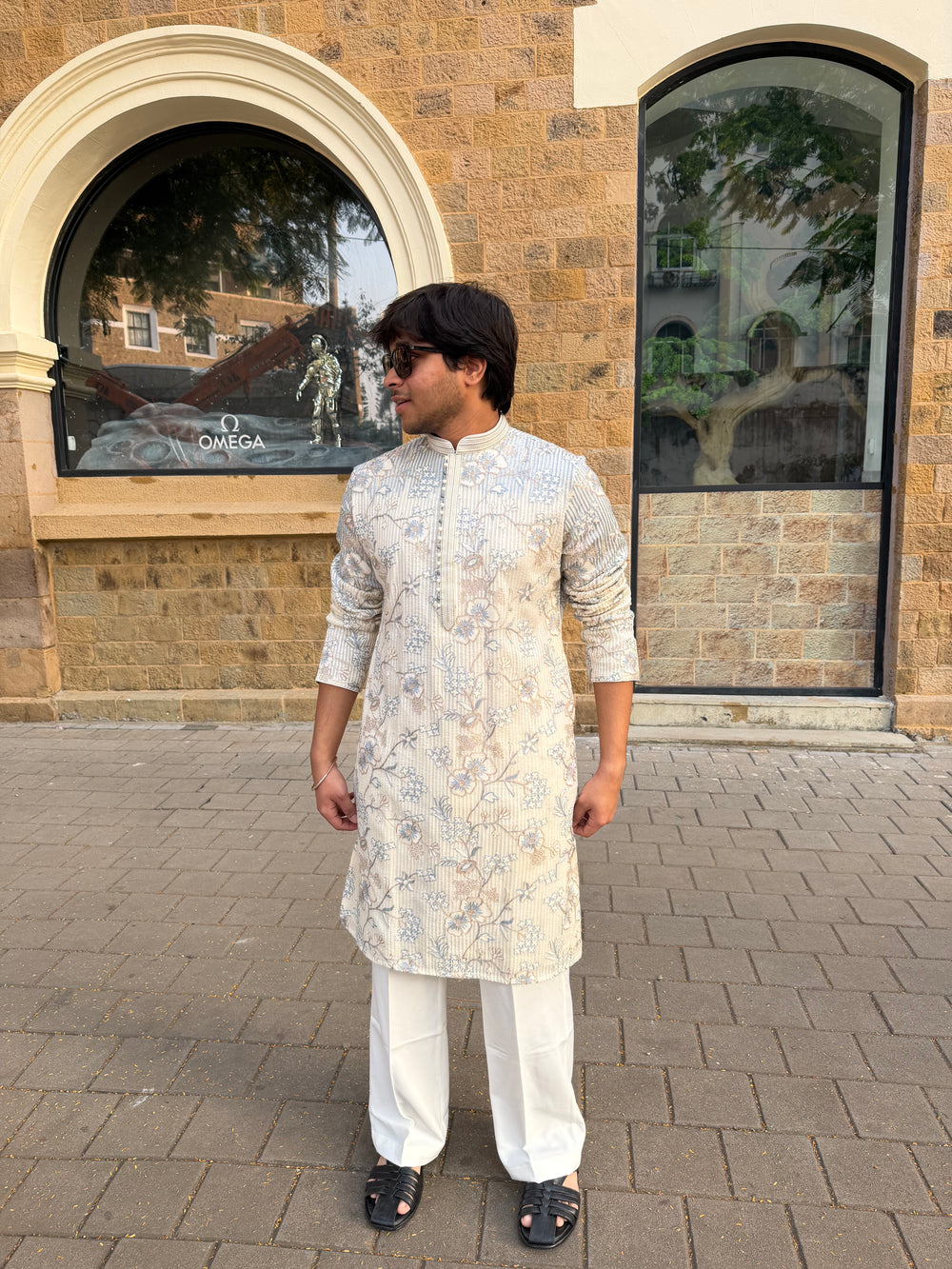 Men designer embroidered kurta