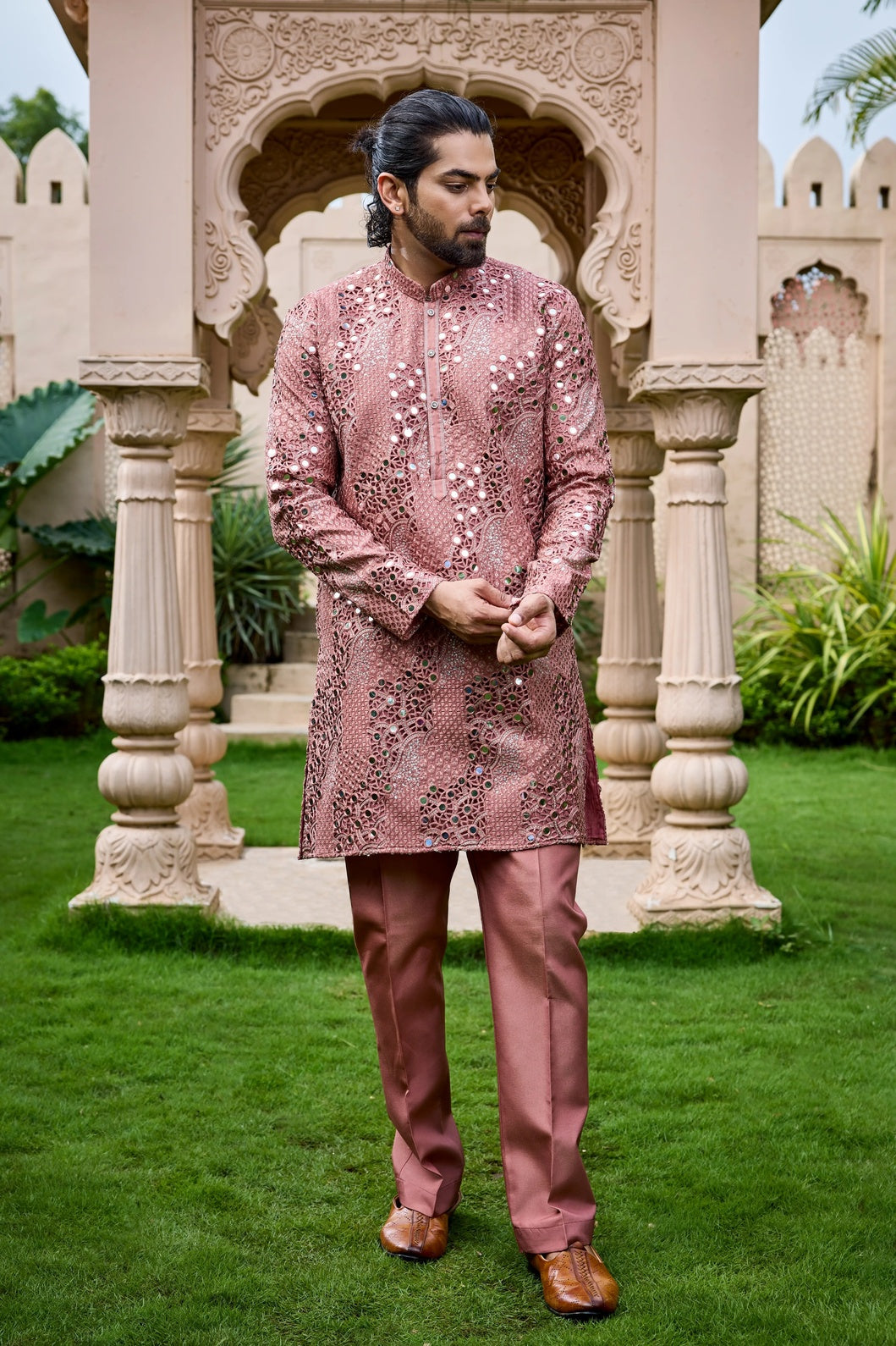 men embroidered kurta set