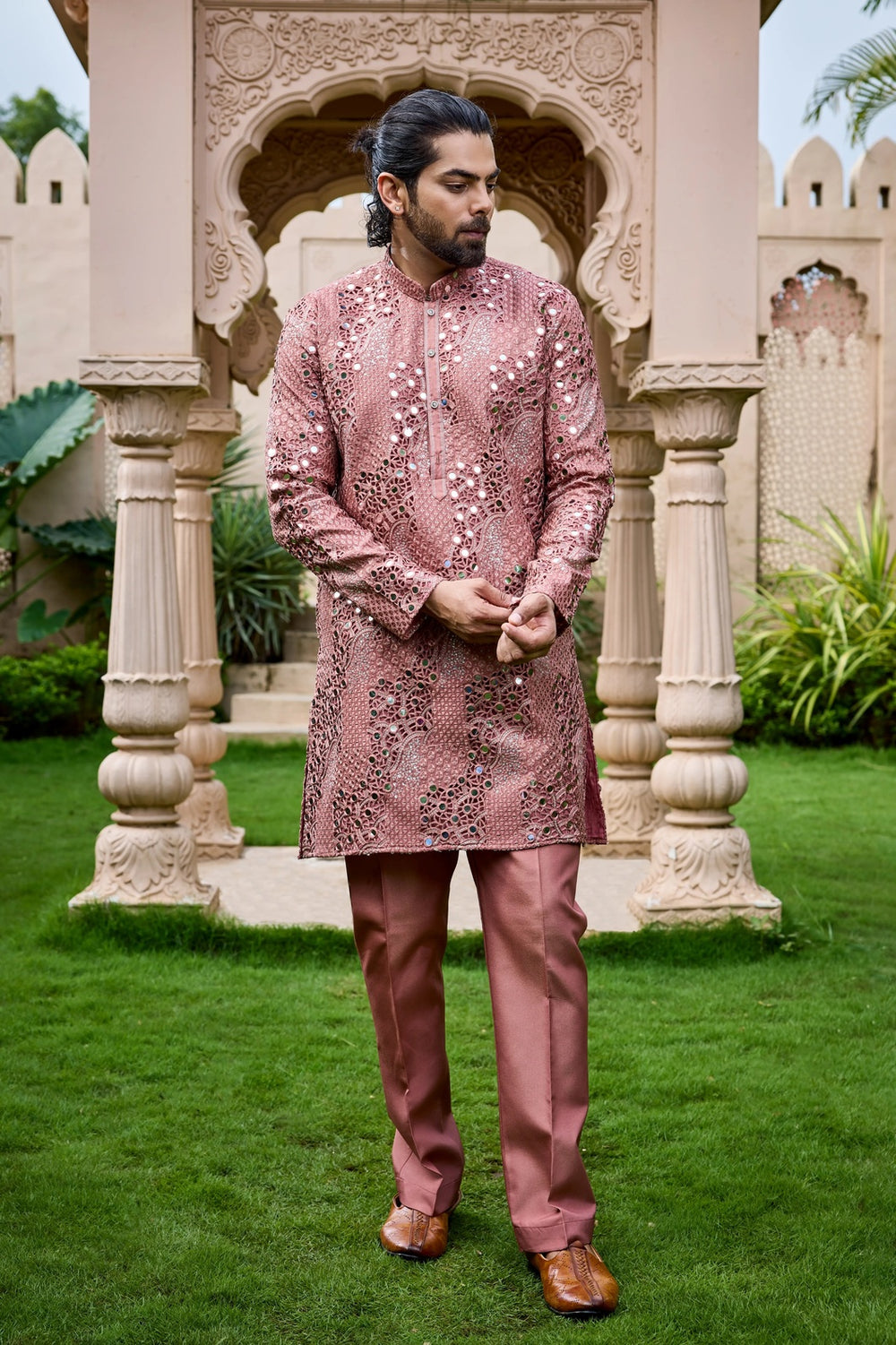men embroidered kurta set