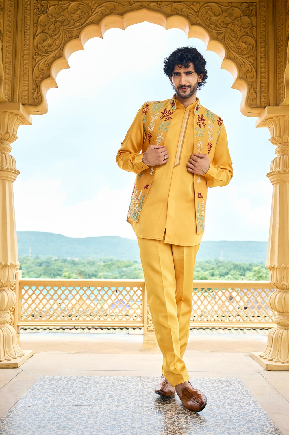 Men's embroidered jacket set